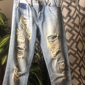 Ripped baggy boyfriend jeans